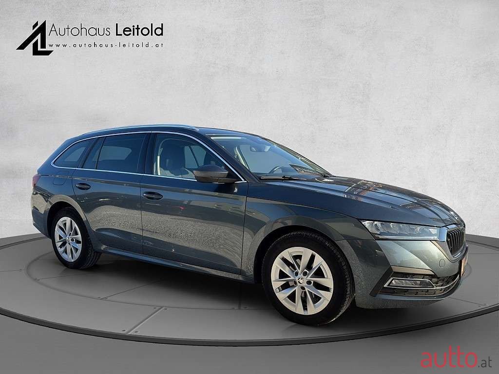 2020' Skoda Octavia photo #3