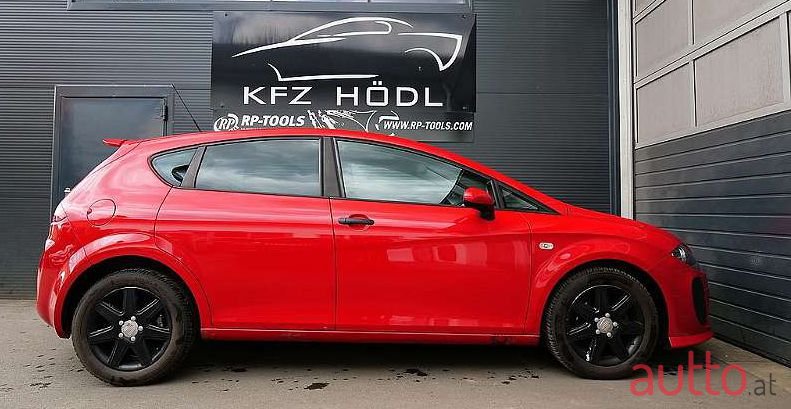 2008' SEAT Leon photo #1