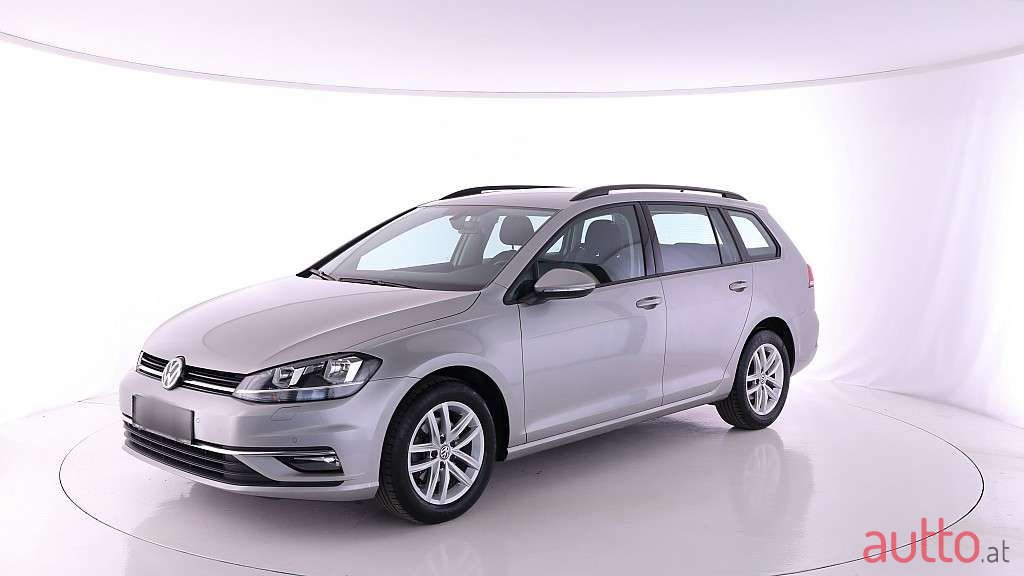 2018' Volkswagen Golf photo #1