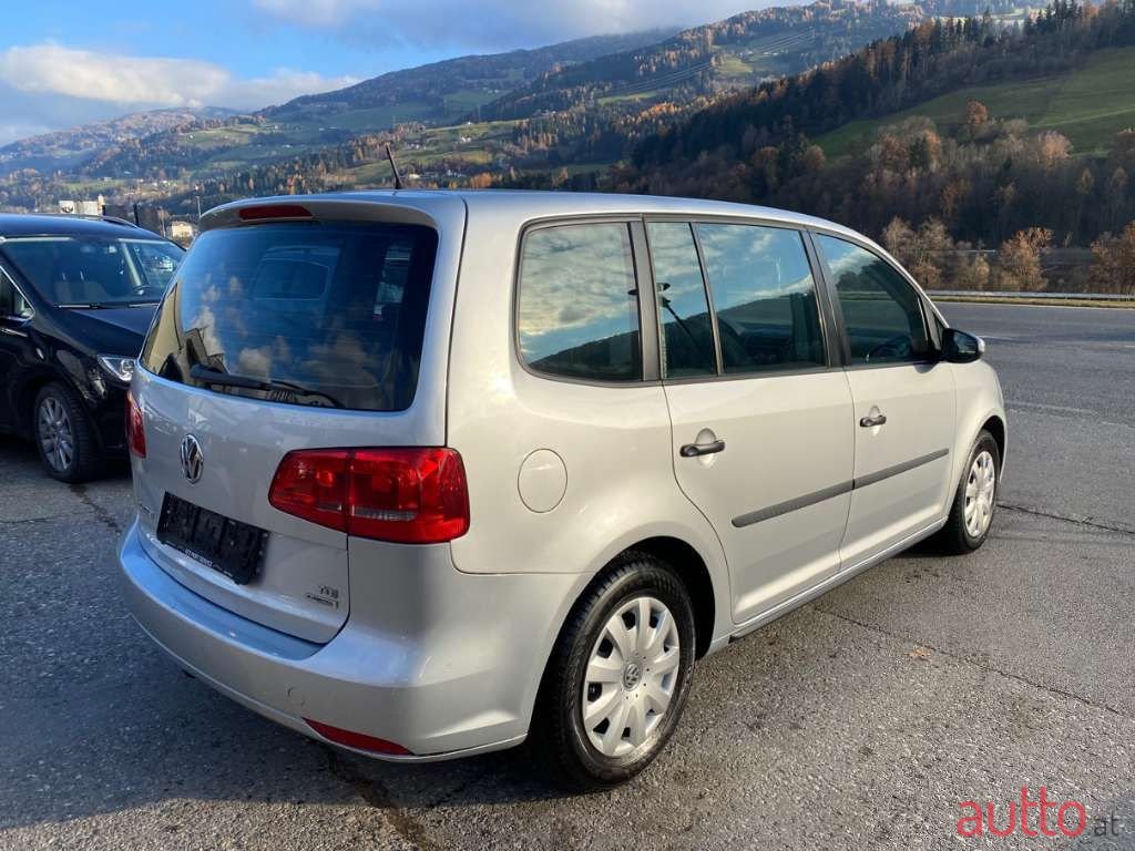 2012' Volkswagen Touran photo #6
