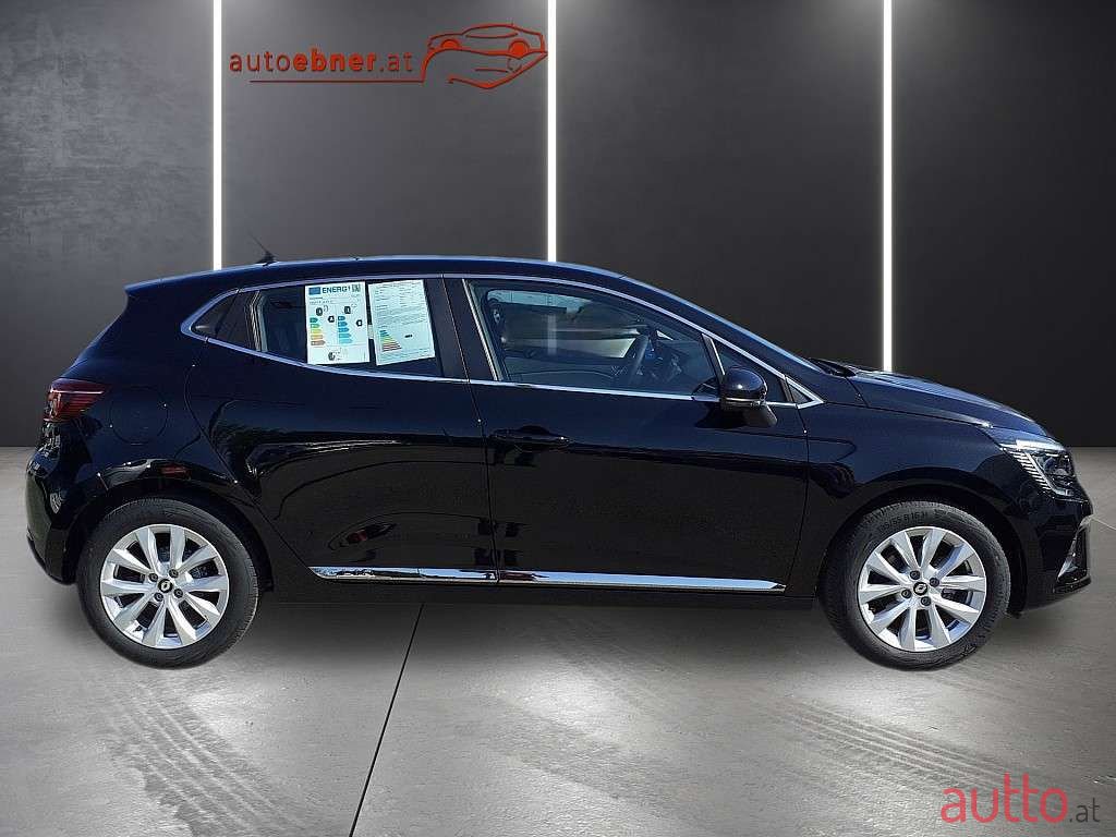 2022' Renault Clio photo #3