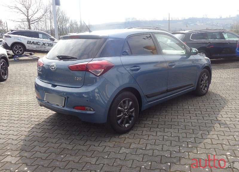 2017' Hyundai i20 photo #5