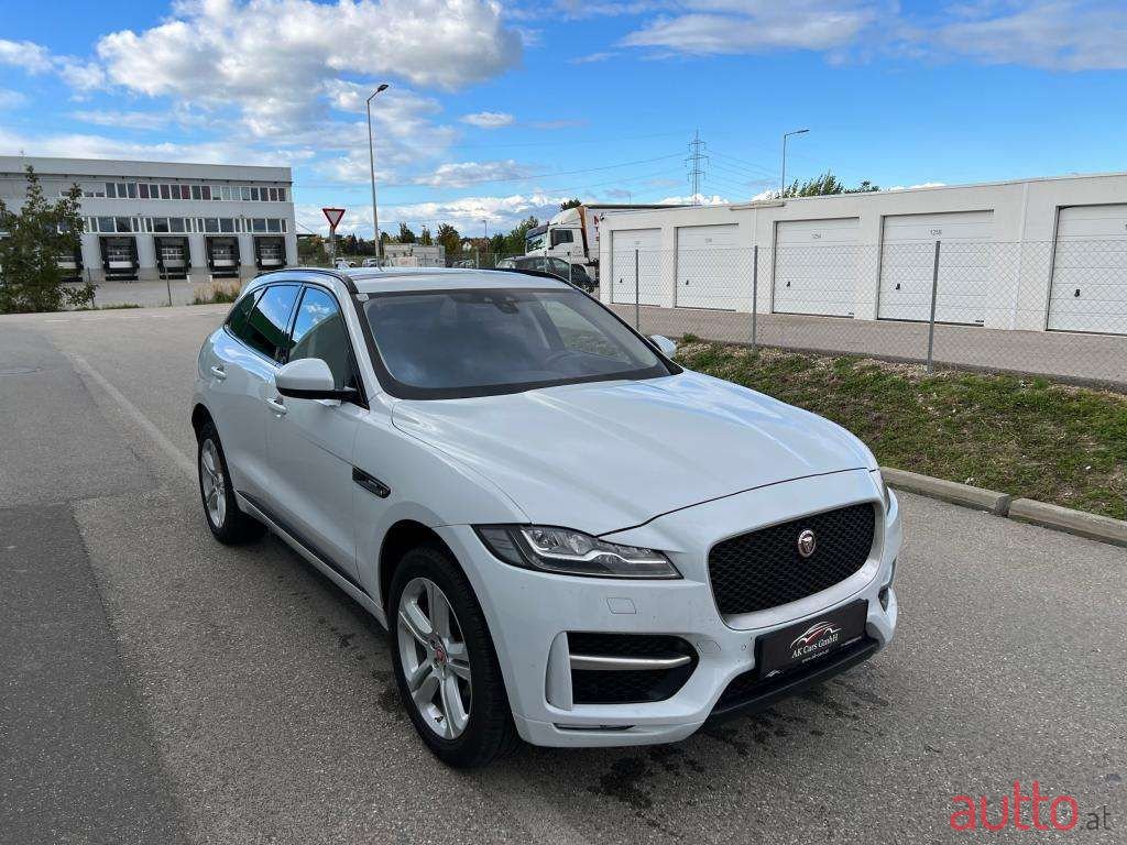 2016' Jaguar F-Pace photo #4