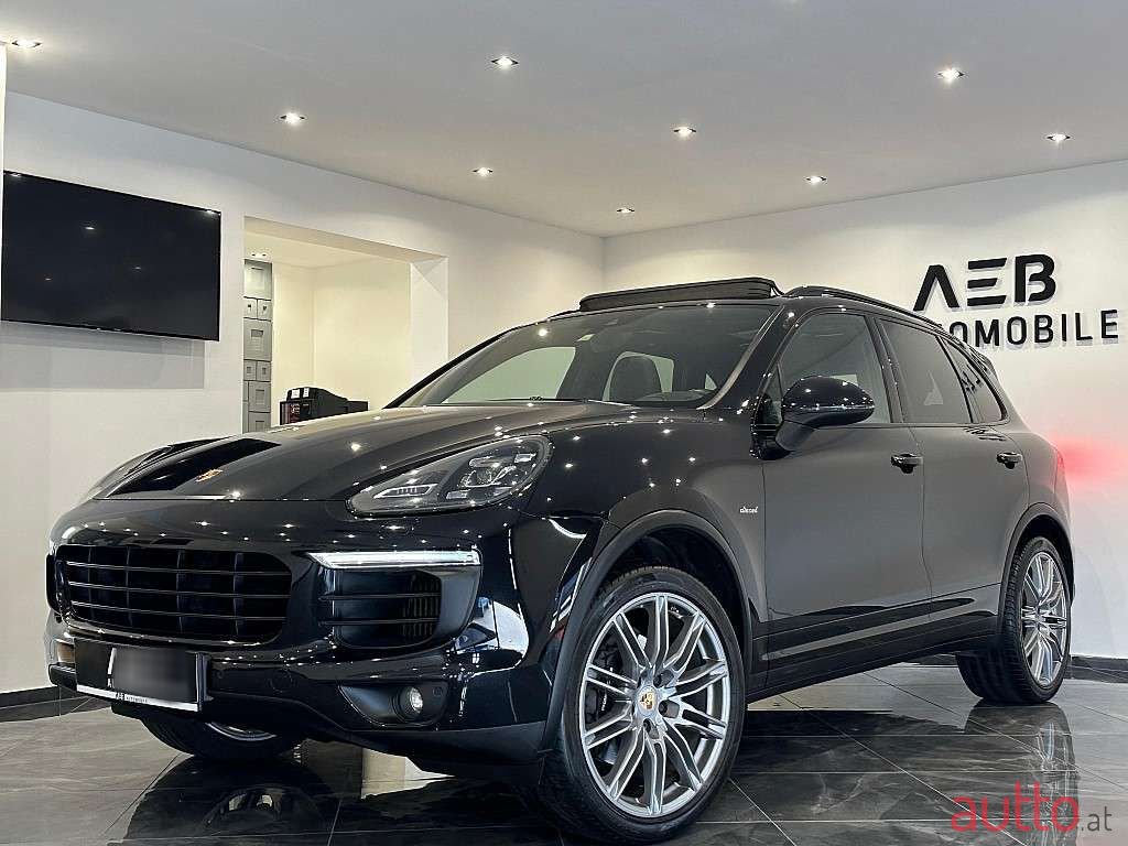 2015' Porsche Cayenne photo #4