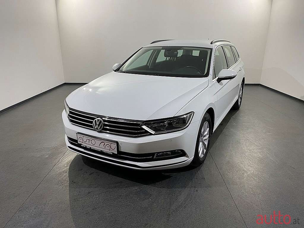 2017' Volkswagen Passat photo #1