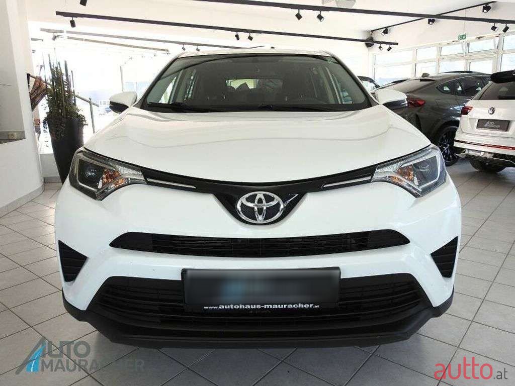 2016' Toyota RAV4 photo #4