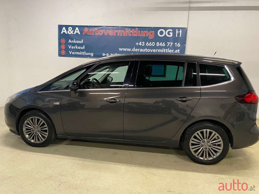 2014' Opel Zafira photo #6