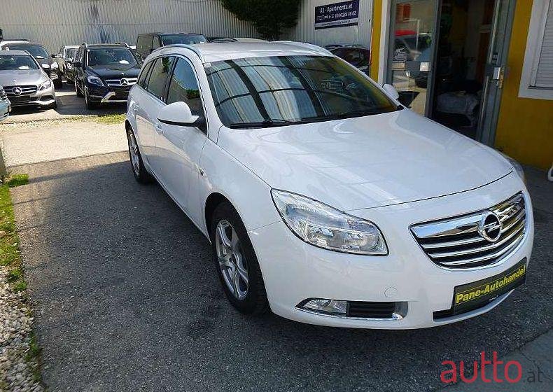 2009' Opel Insignia photo #1