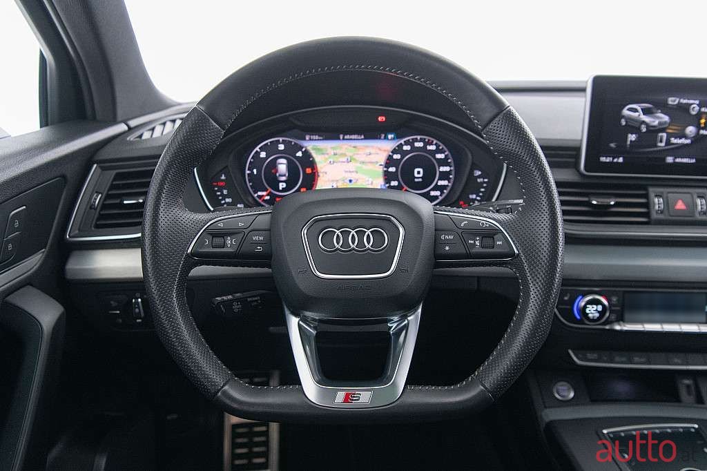 2020' Audi Q5 photo #5