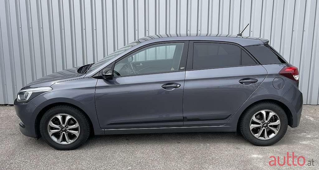 2018' Hyundai i20 photo #2