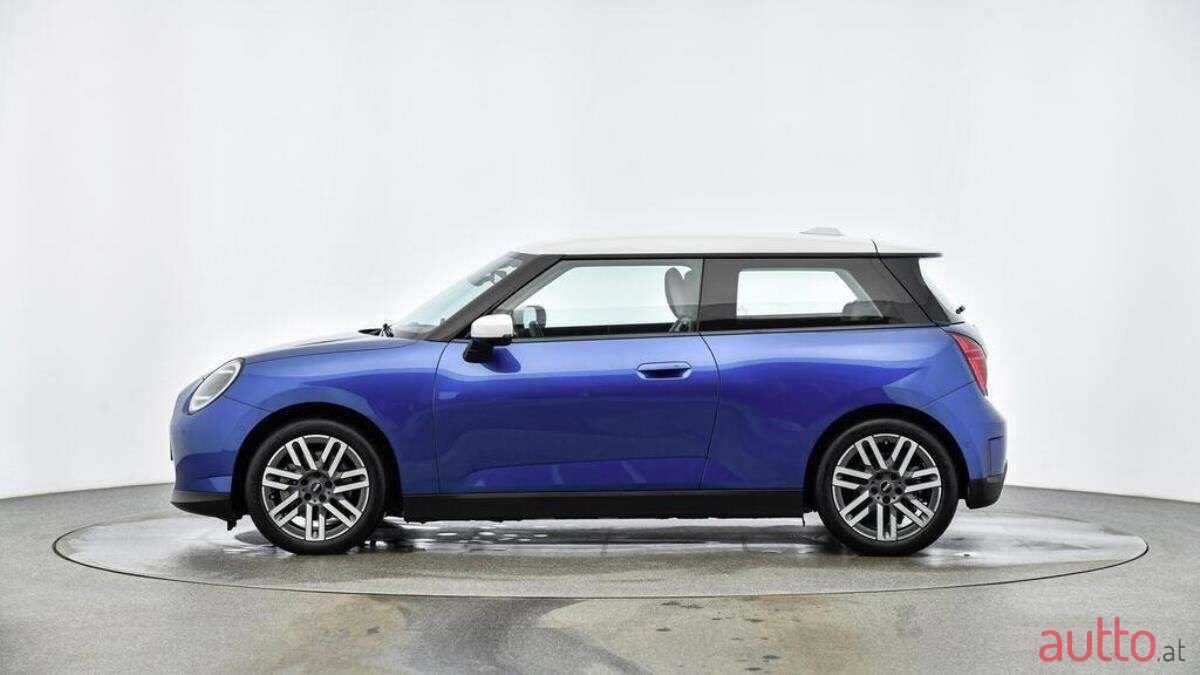 2024' MINI Cooper photo #3