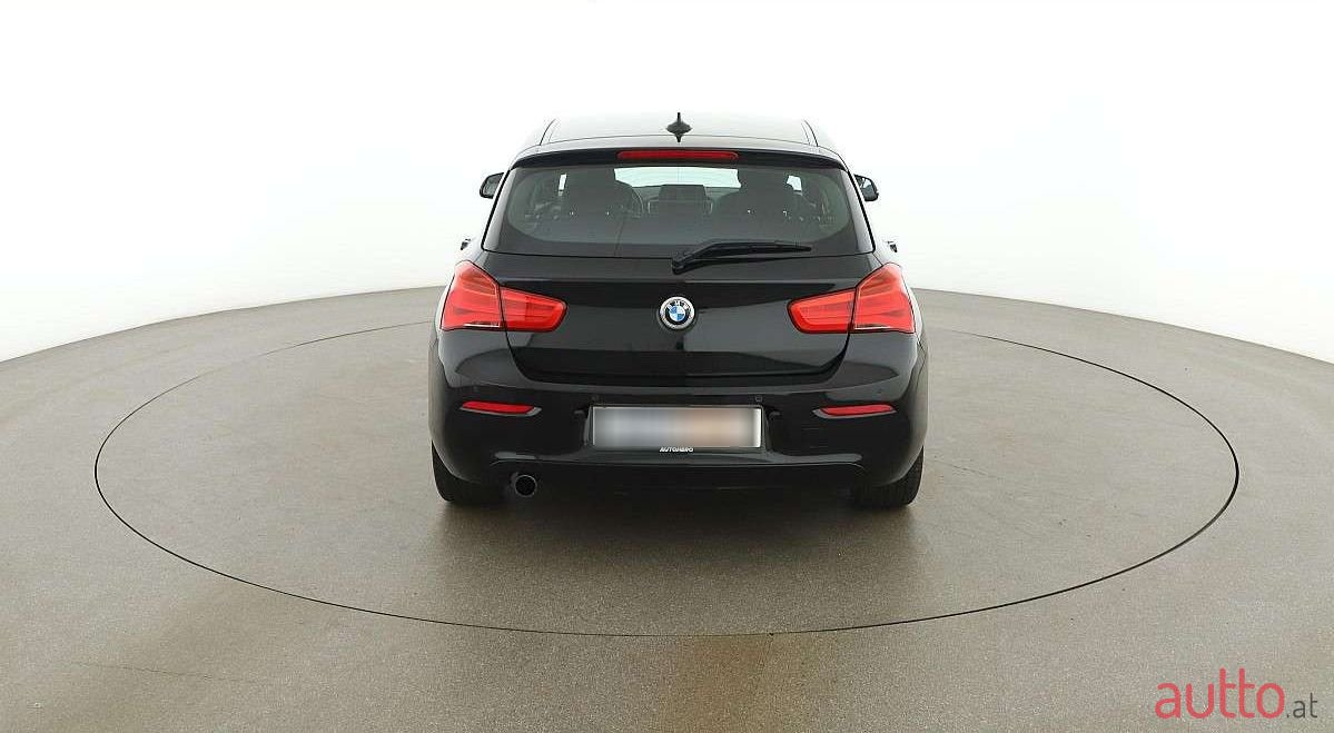 2017' BMW 118i photo #3