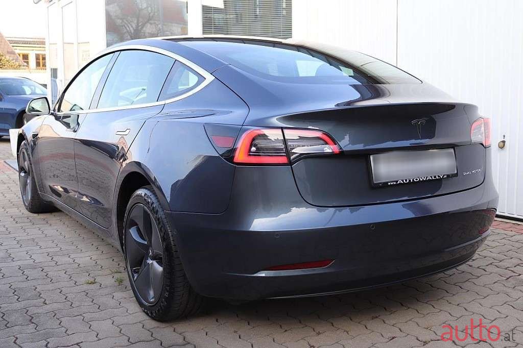 2020' Tesla Model 3 photo #2