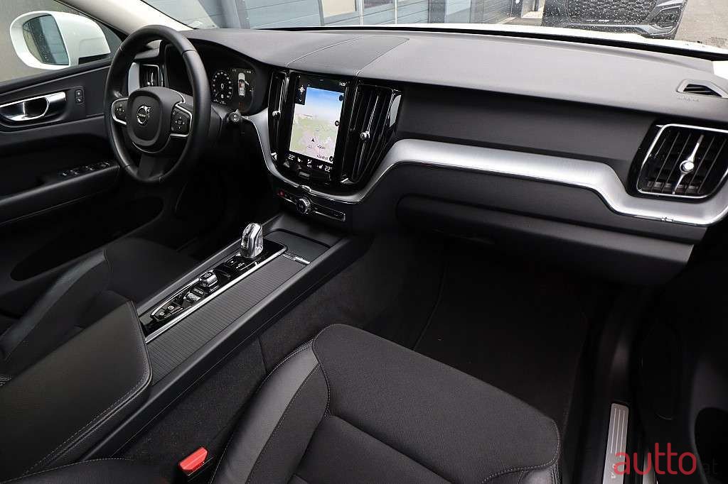 2019' Volvo XC60 photo #4