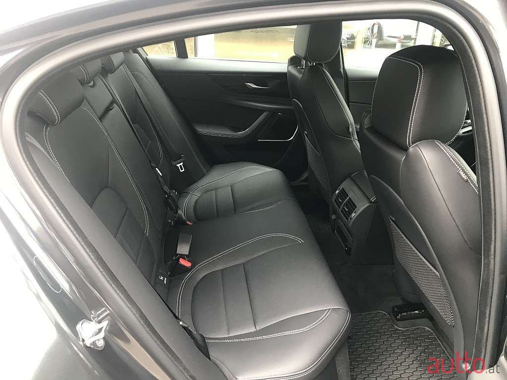 2024' Jaguar XE photo #5