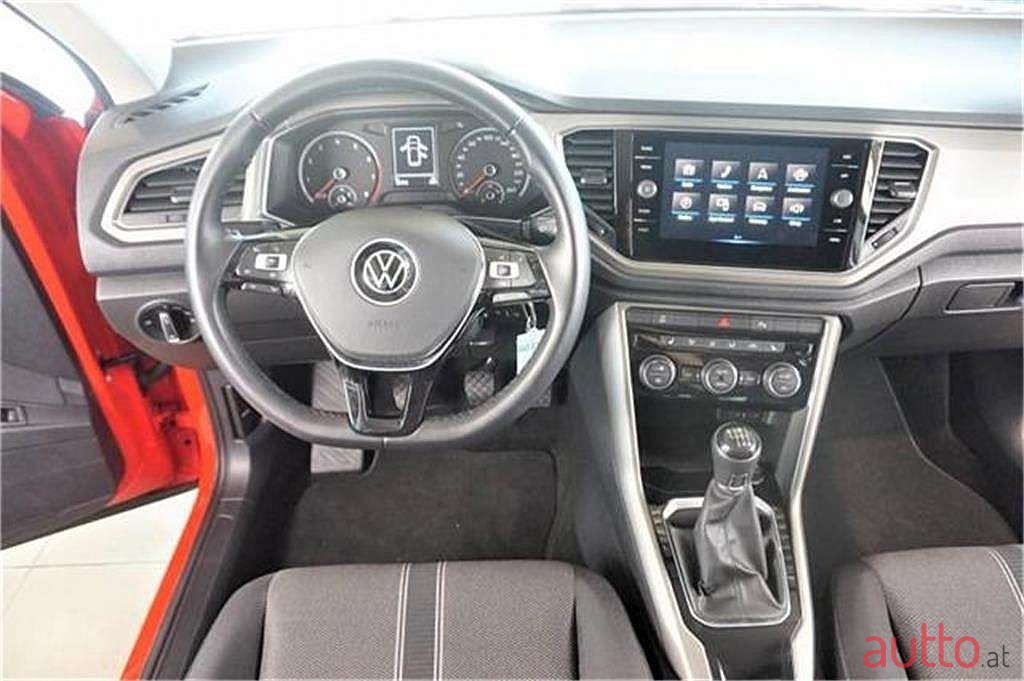 2021' Volkswagen T-Roc photo #5