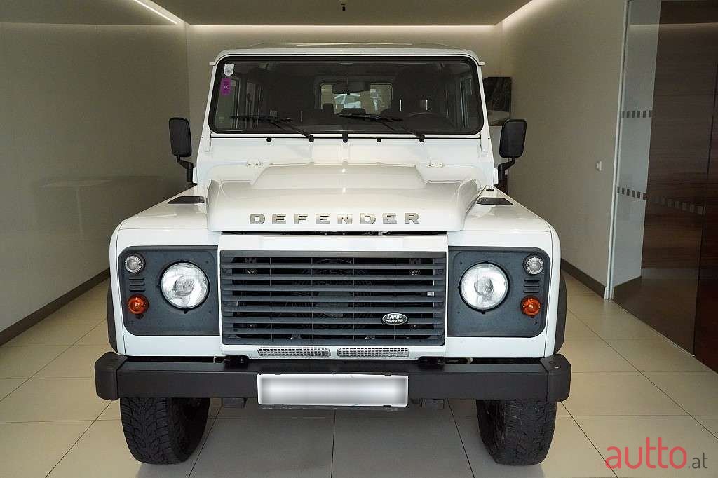 2016' Land Rover Defender photo #2