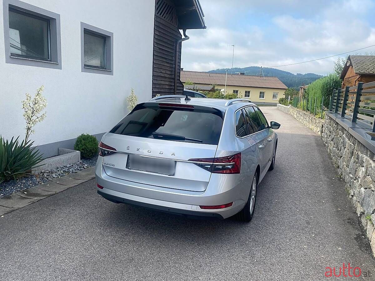 2019' Skoda Superb photo #3