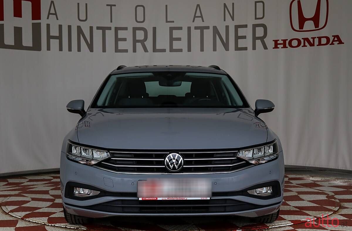 2023' Volkswagen Passat photo #6