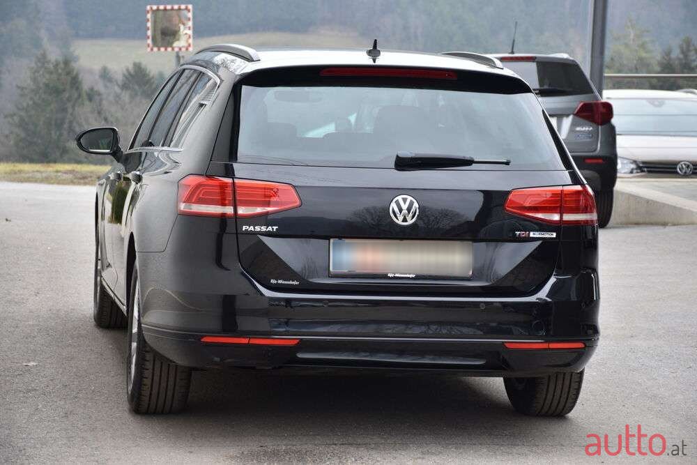 2016' Volkswagen Passat photo #5