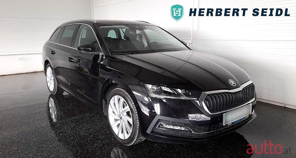 2020' Skoda Octavia photo #1