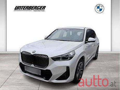 2024' BMW iX1 photo #2