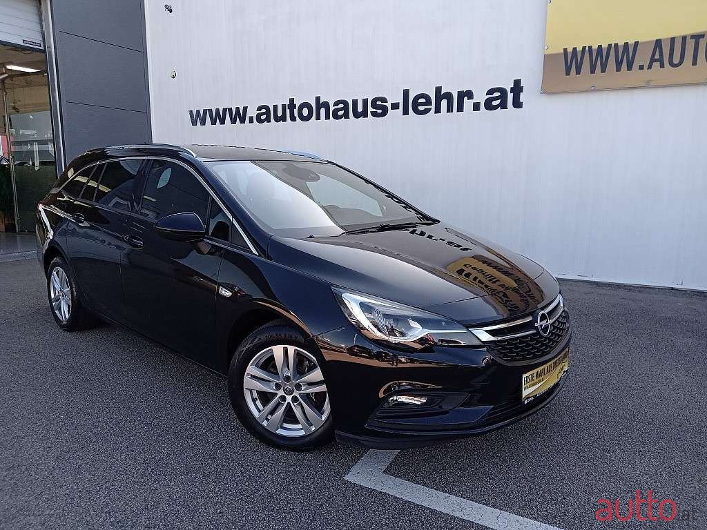 2018' Opel Astra photo #1