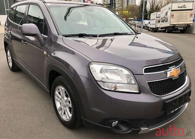 2011' Chevrolet Orlando photo #1