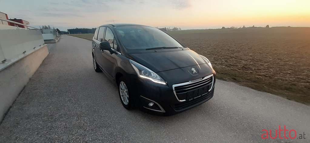 2014' Peugeot 5008 photo #2