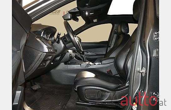 2019' Jaguar E-Pace photo #2