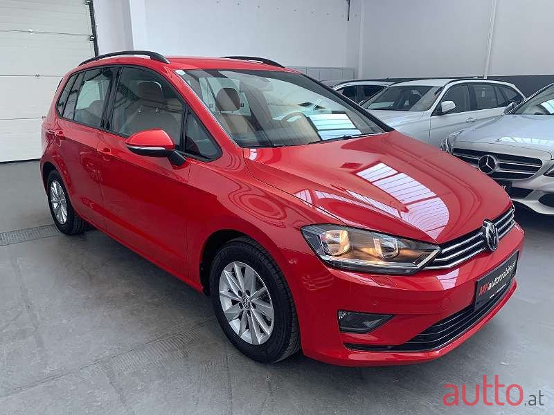 2016' Volkswagen Golf photo #1