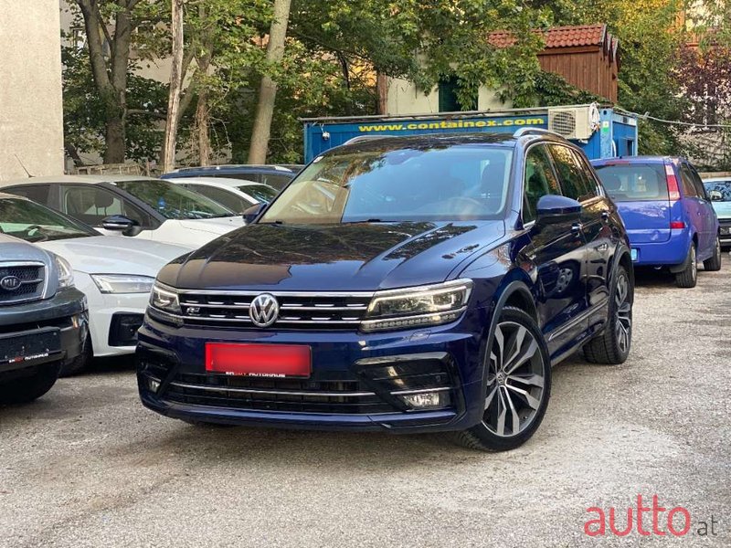 2017' Volkswagen Tiguan photo #3