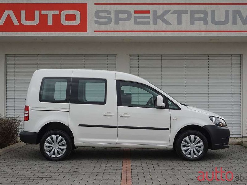 2015' Volkswagen Caddy photo #6