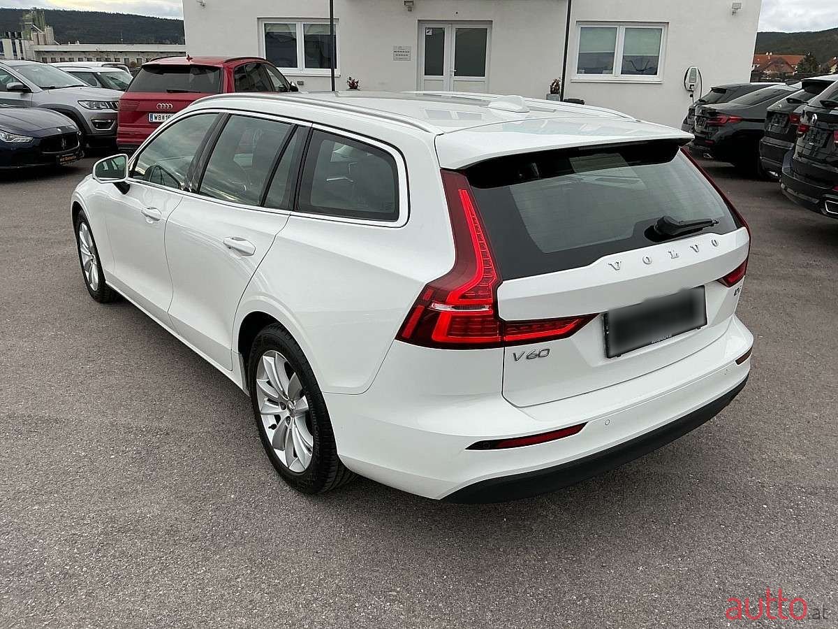 2019' Volvo V60 photo #6
