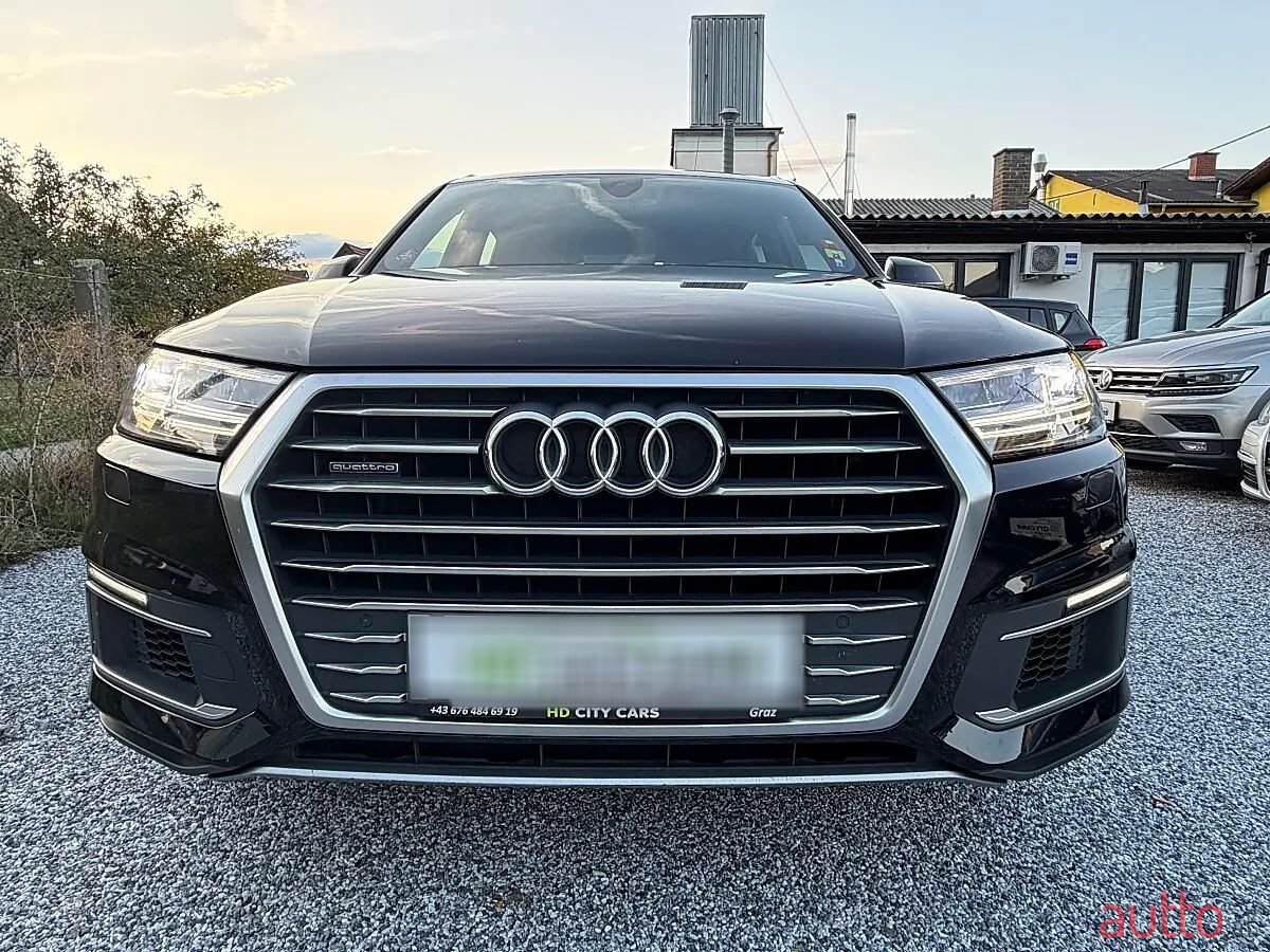2017' Audi Q7 photo #4