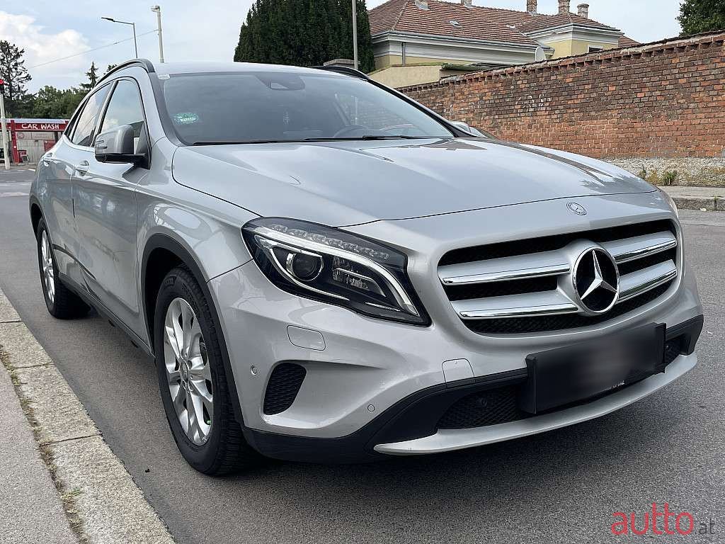 2016' Mercedes-Benz Gla-Klasse photo #3
