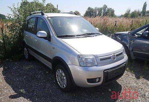 2011' Fiat Panda photo #1