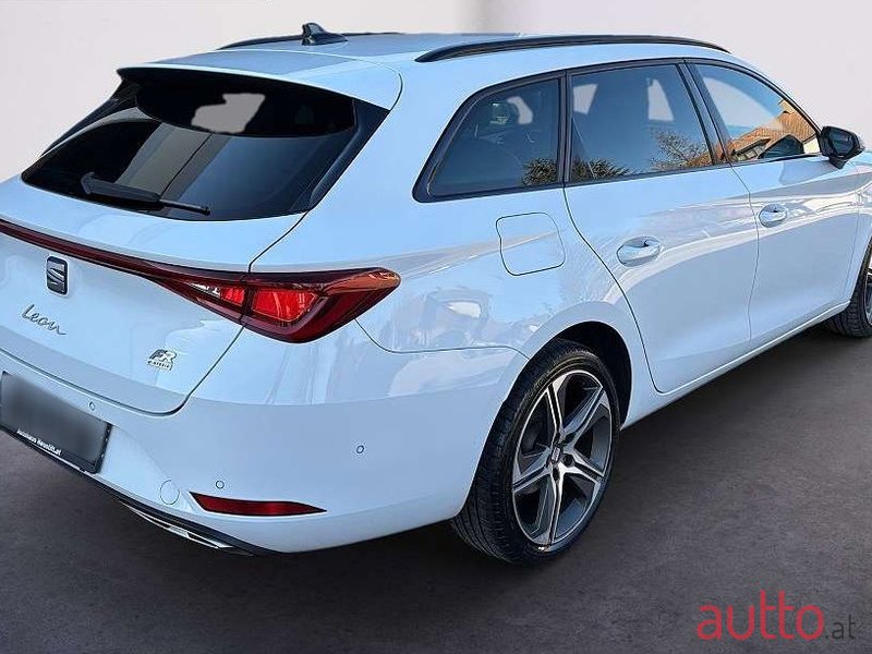 2021' SEAT Leon photo #3
