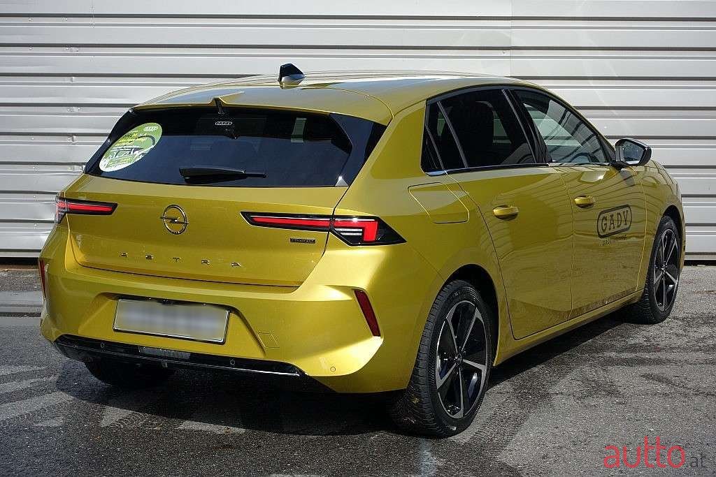 2022' Opel Astra photo #4