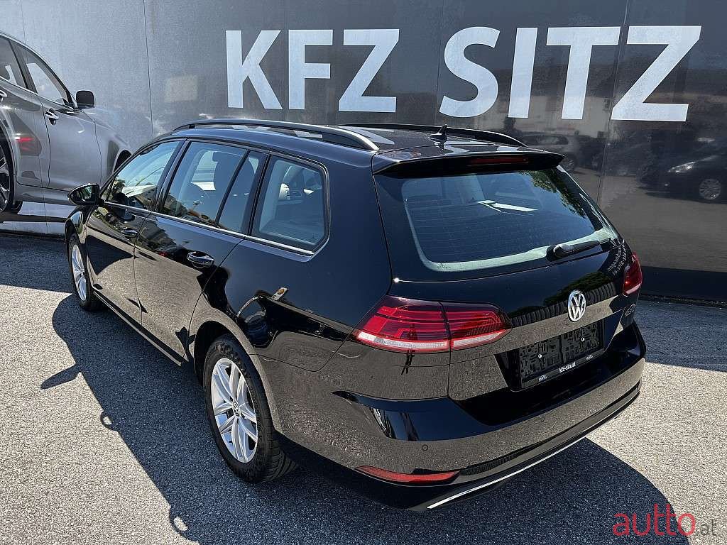 2018' Volkswagen Golf photo #4