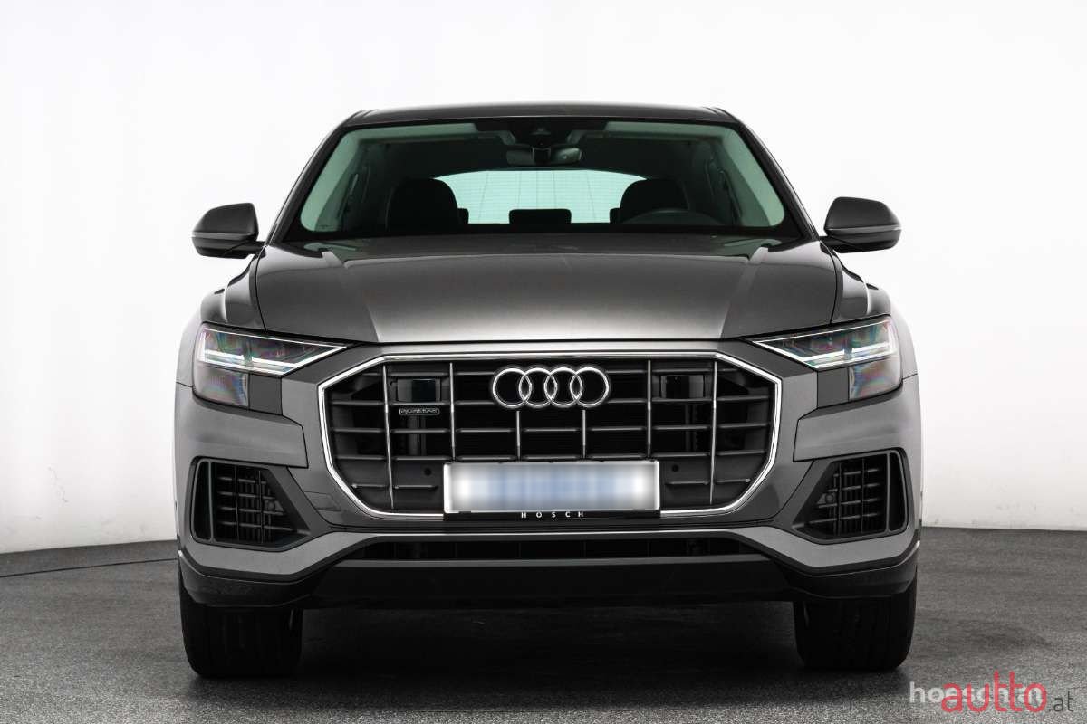 2023' Audi Q8 photo #2