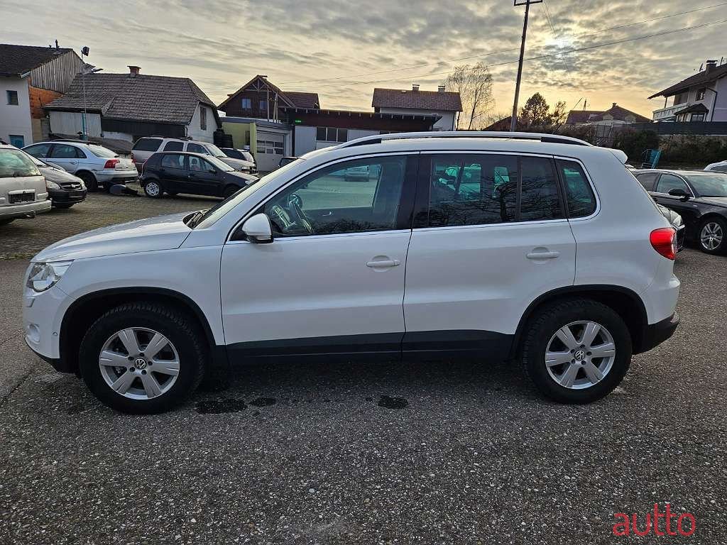 2010' Volkswagen Tiguan photo #4