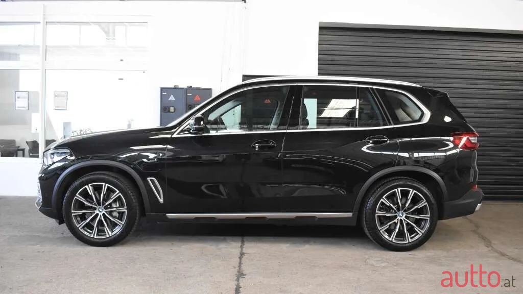 2022' BMW X5 photo #3