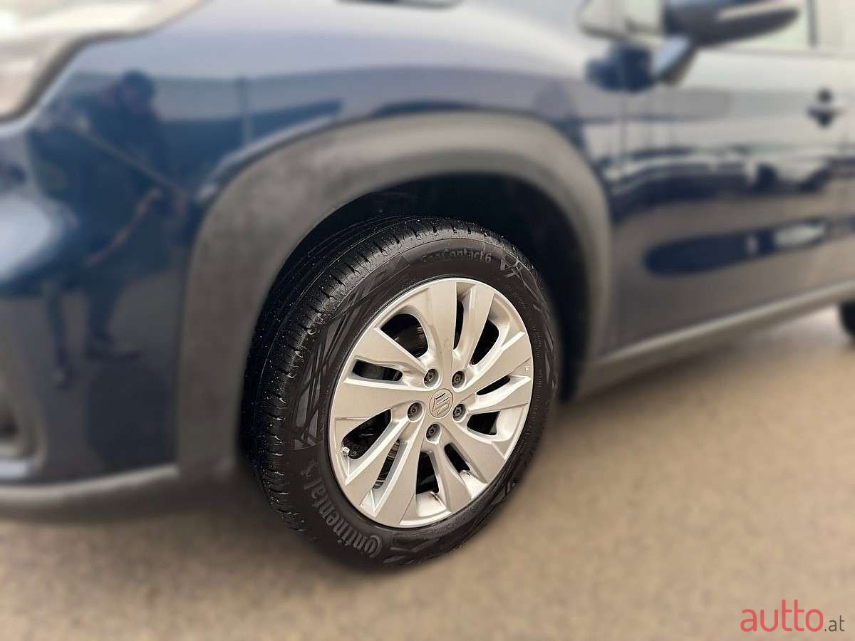 2023' Suzuki S-Cross photo #4