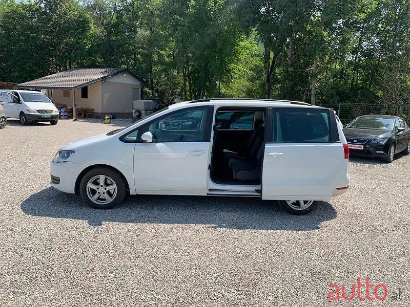 2014' Volkswagen Sharan photo #5