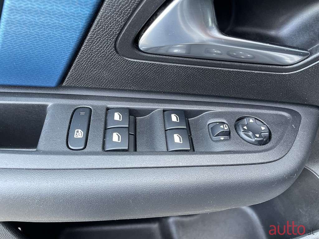 2022' Citroen C4 photo #6