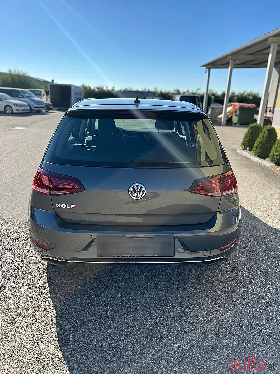 2018' Volkswagen Golf photo #6