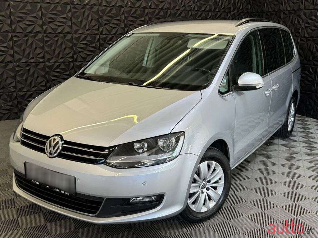 2019' Volkswagen Sharan photo #1