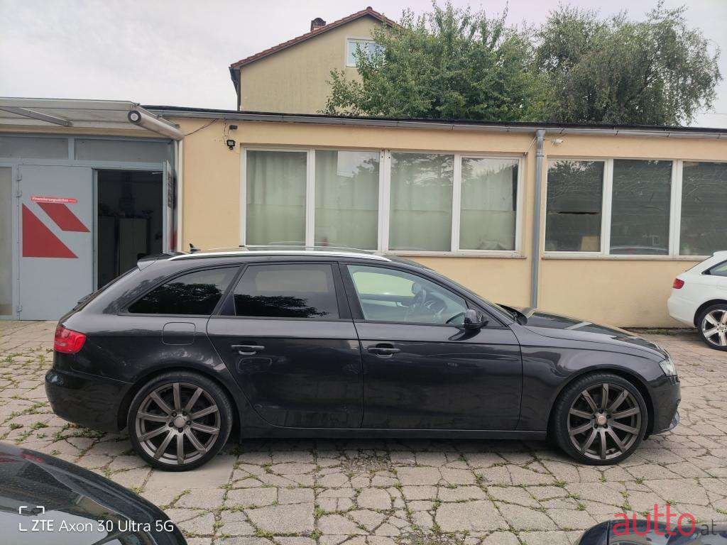 2011' Audi A4 photo #4