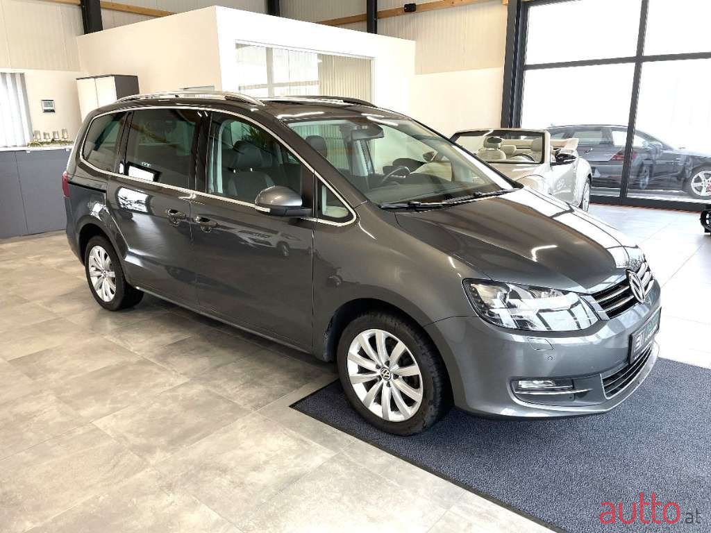 2012' Volkswagen Sharan photo #1